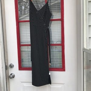 Cute tight dress with belt!